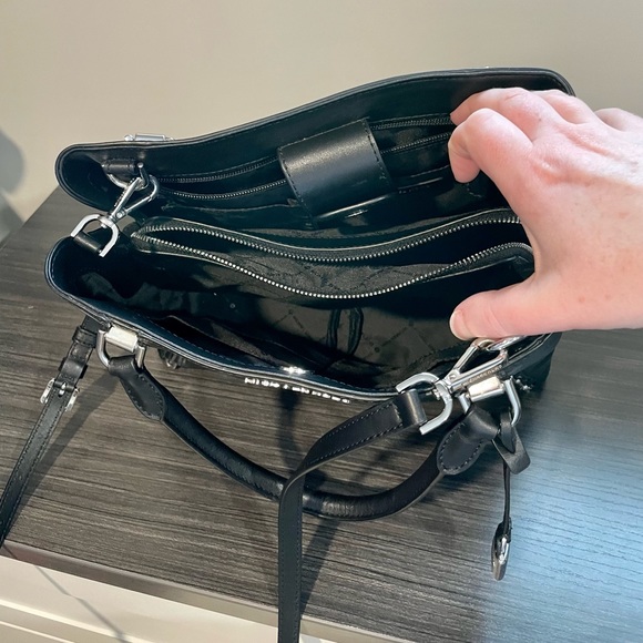 Black leather Michael Kors handbag - Picture 4 of 8